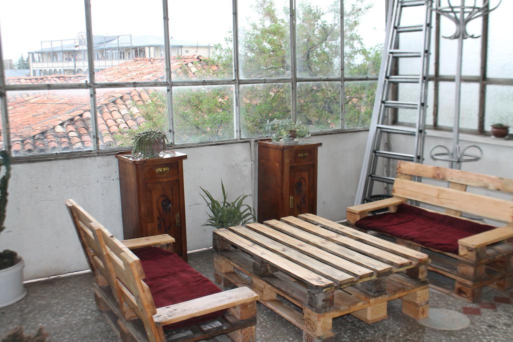 TLT Guest House Telavi Extérieur photo