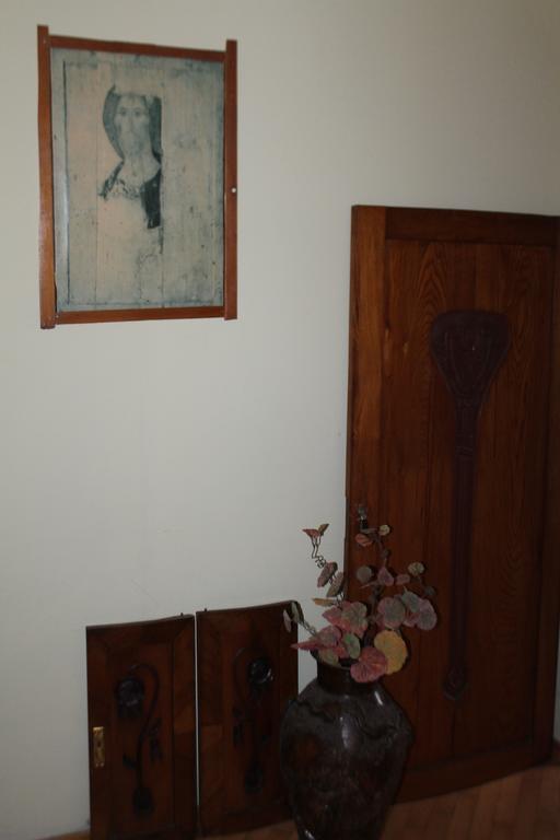 TLT Guest House Telavi Extérieur photo