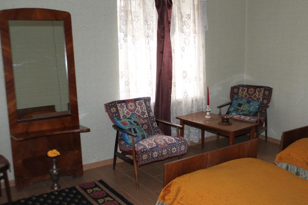 TLT Guest House Telavi Extérieur photo
