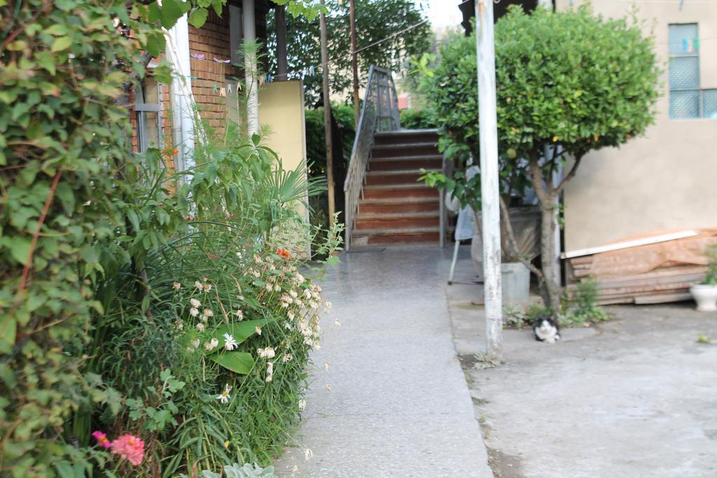 TLT Guest House Telavi Extérieur photo