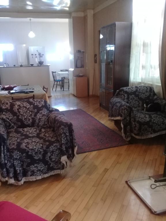 TLT Guest House Telavi Extérieur photo
