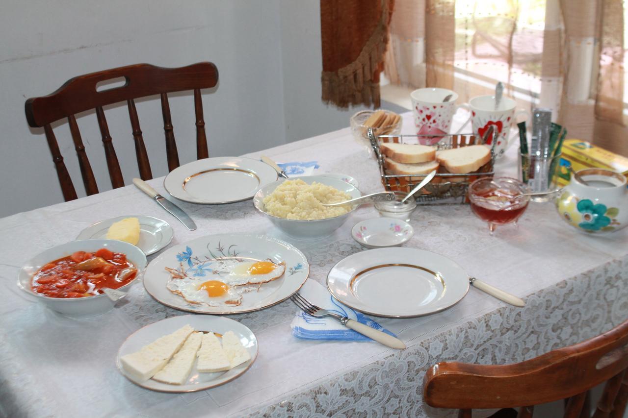 TLT Guest House Telavi Extérieur photo